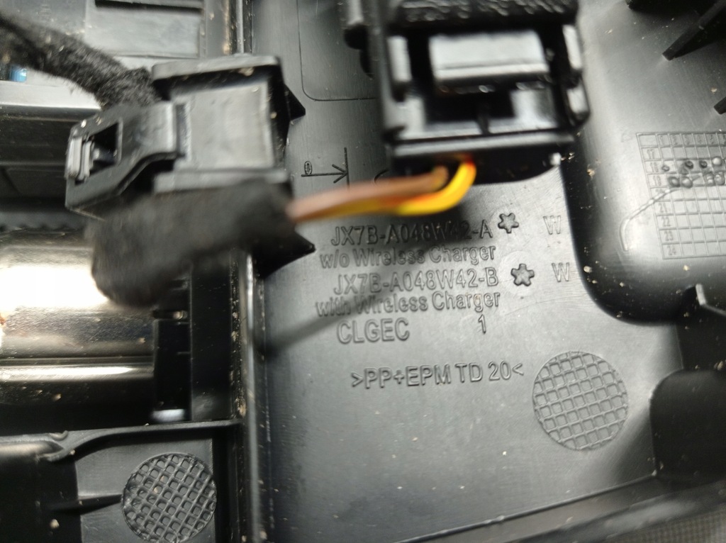 фото №5, Ford kuga mk3 рамка зарядное устройство индукционная туннель среднего jx7ba048w42a