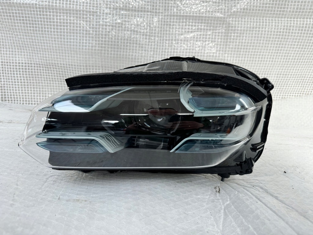 фото №1, Porsche taycan левая лампа matrix