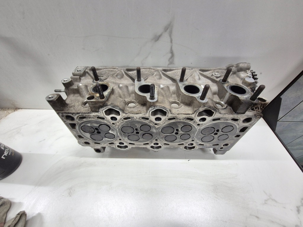 Головка комплект  вали kia ceed i proceed hyundai i30 1.6 crdi d4fb 221112a100 Оригінал