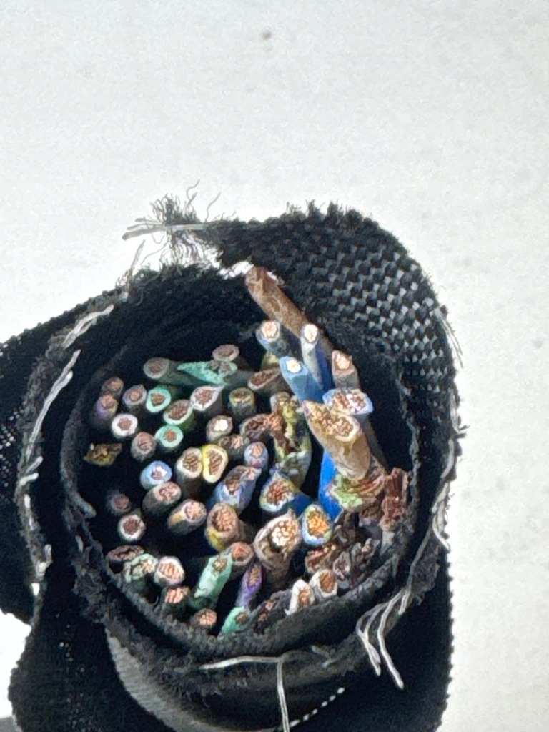 фото №13, Разъёмы штекер колодка блок управления двигателя opel astra j aa5g