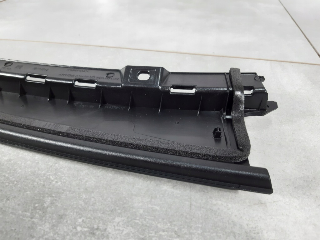 Opel crossland x молдинг дверей права задня задні 39123013 Зі Шроту