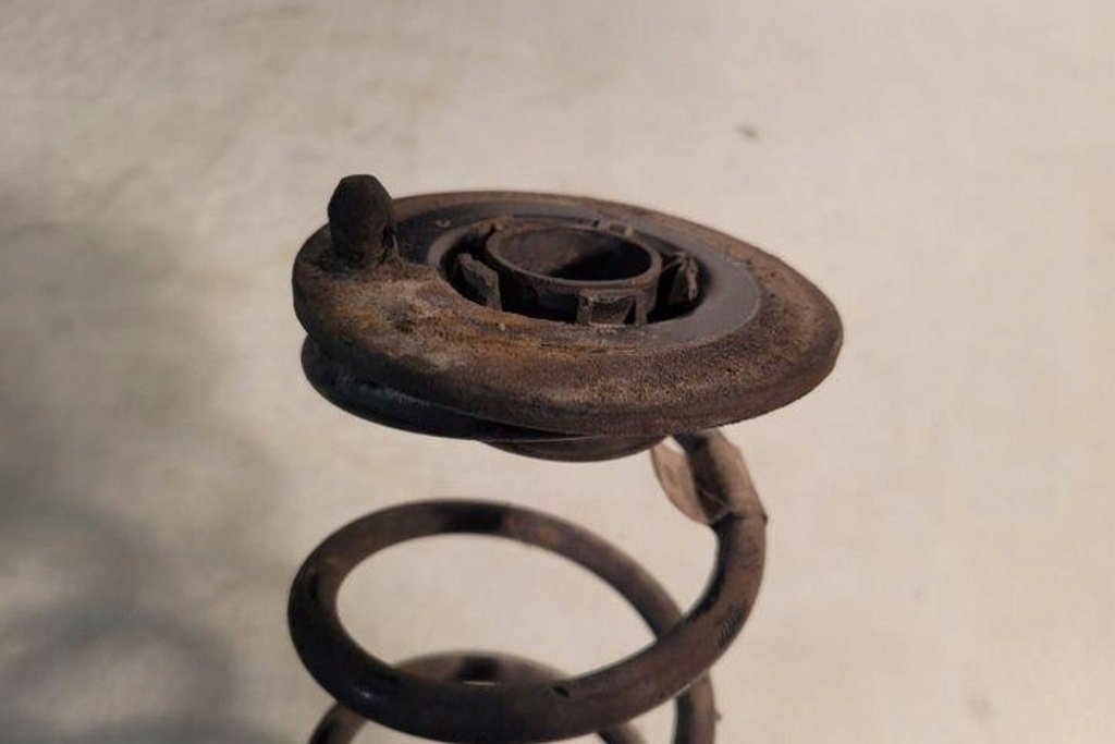 Пружина амортизатора задняя правая audi a3 кабриолет  8v7, 8ve 5q0511121 1.6l с Разборки