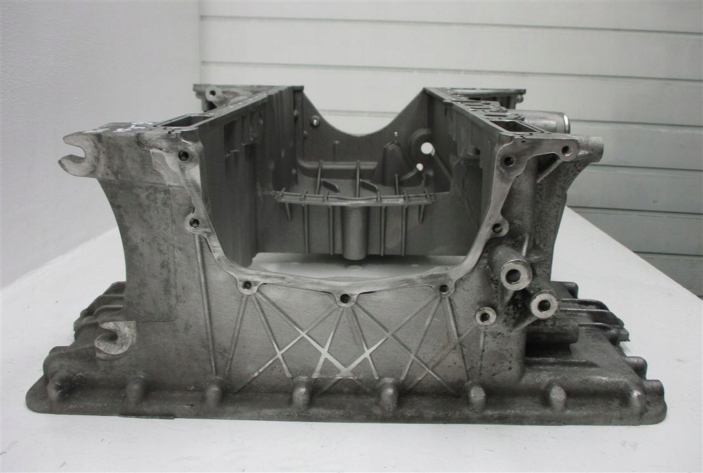 фото №6, Поддон масляная audi q7 4l 6.0 tdi v12 05a103603d