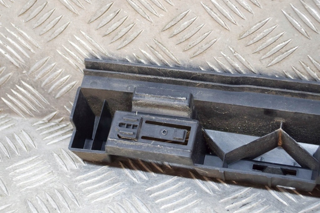 фото №5, Volvo s90 mk2 d5 задній правий кронштейн захист бічний 31386132 2.0d 173kw 2017