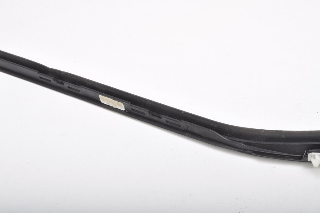 фото №9, Volvo xc60 ii молдинг скло передньої лобове ліва 32216112