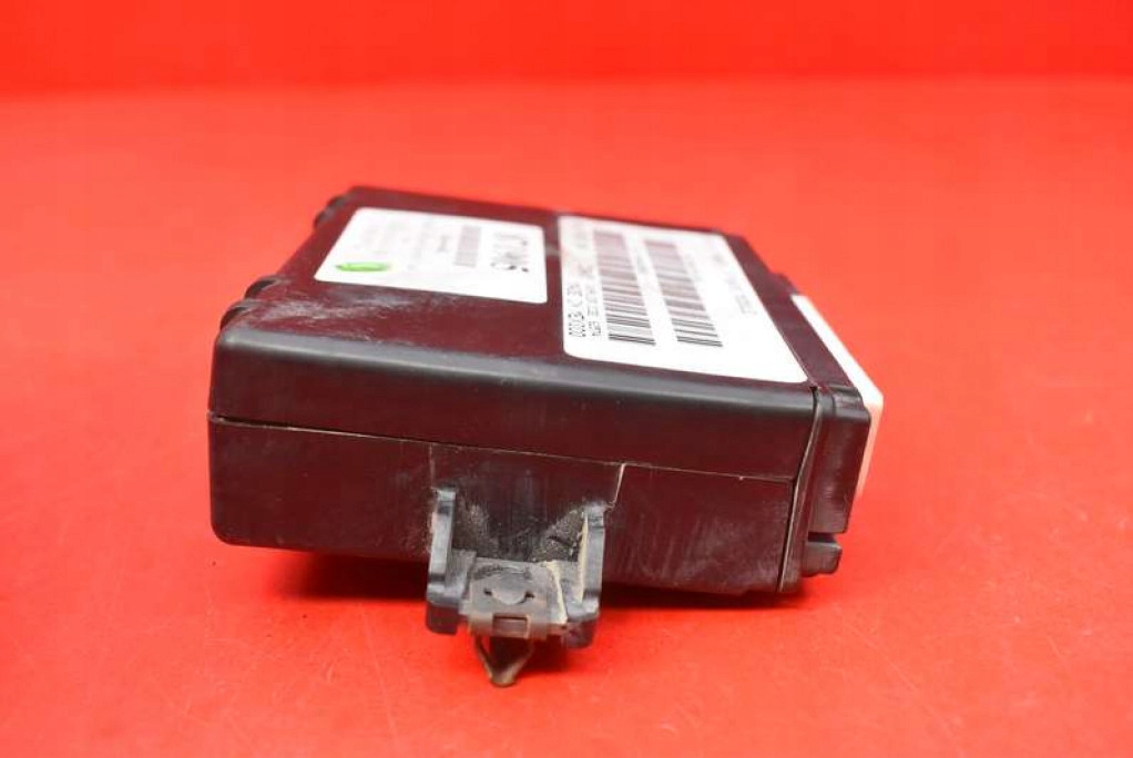 фото №7, Блок управления модуль задний крышки p68079913ab chrysler town and country v 07-16