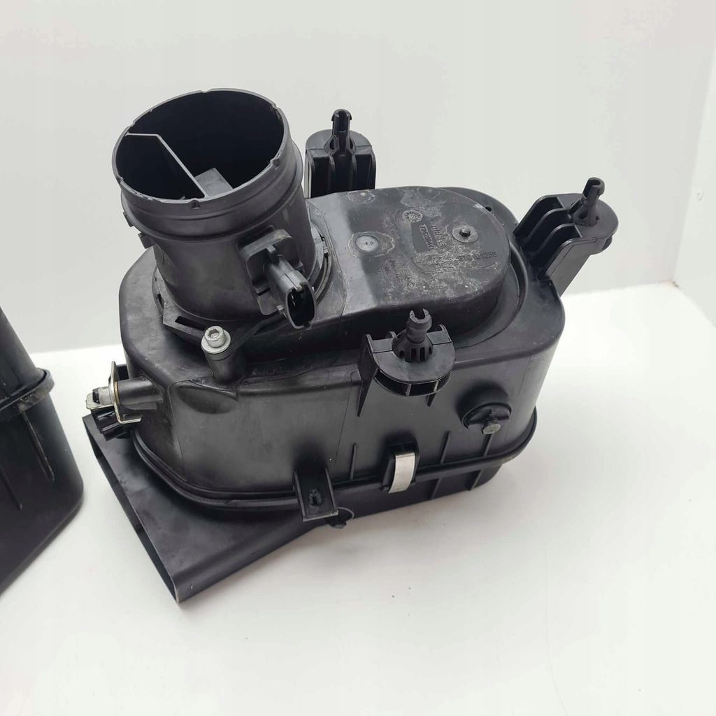 фото №5, Maserati levante sq4 3.0 v6 корпус фільтра повітря права