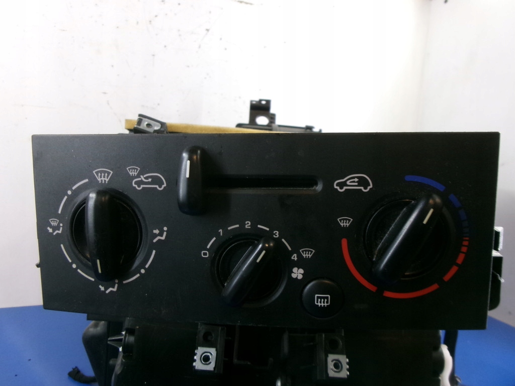 фото №10, Peugeot 207 1.4 06-09 обігрівач повітродувка панель 96497834xt