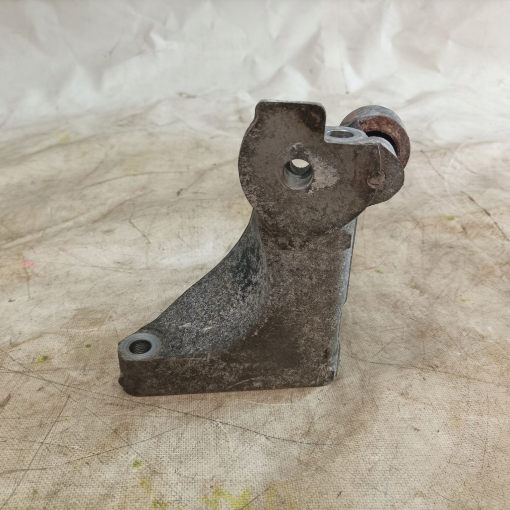 фото №13, Subaru outback 15- подушка кронштейн двигателя usa l/p