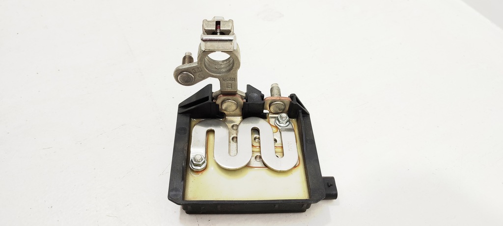 фото №1, Mercedes c-klasa w205 клемма a0009061505