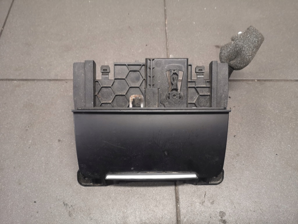 фото №1, Пепельница audi a4 b8 8k0857965