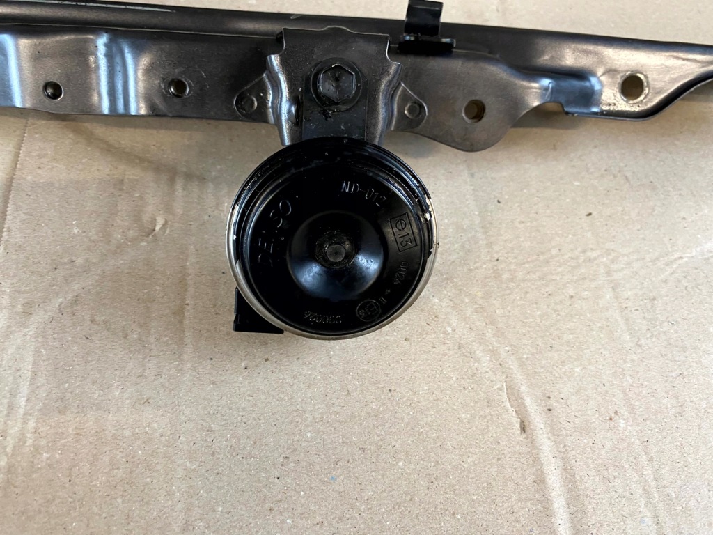 фото №4, Toyota hilux viii 8 15- усилитель передний верхний поперечина клаксон pas передний