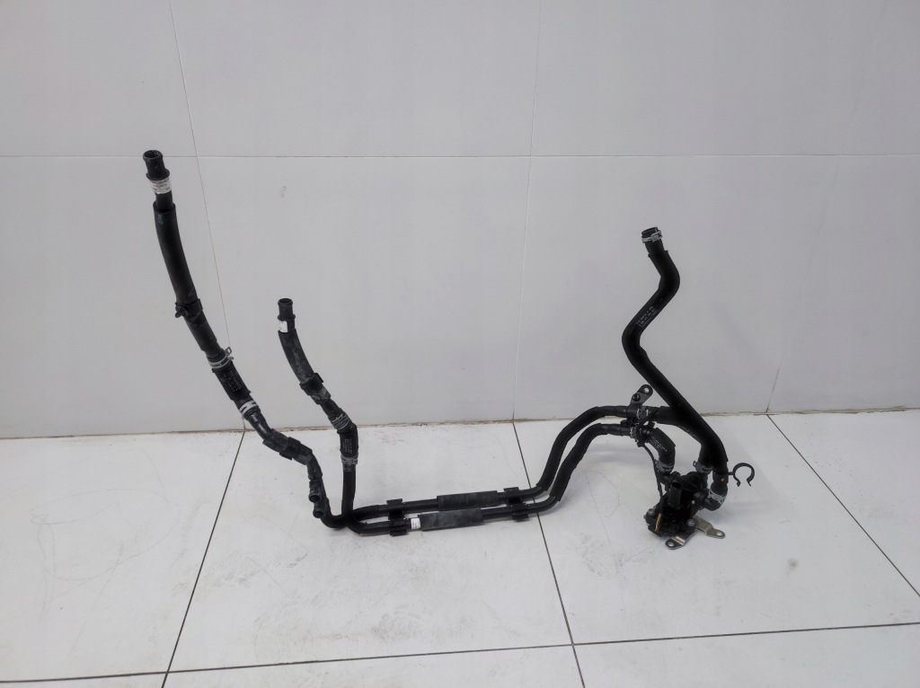 Купити Клапан керування патрубок трубка шланг води audi q8 e-tron etron