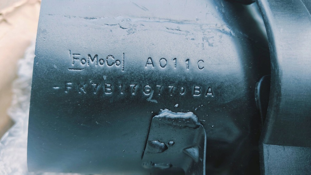 Ford edge sport 2015 - правый  наконечник выхлоп оригинальный номер _ 2004855 _ gt4b-17g770-ab с Разборки