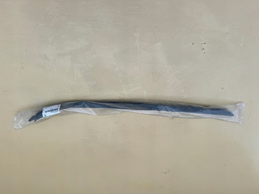 Hyundai santa fe iv 4 18-20r молдинг скло лобове правий 86140-s1000 Зі Шроту