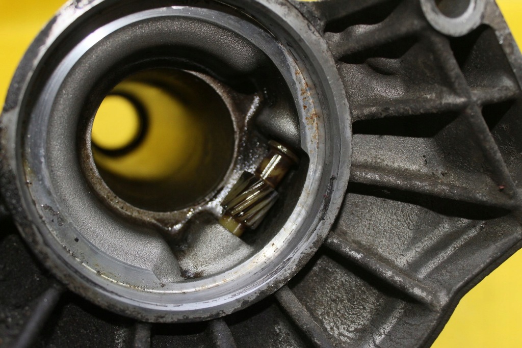 фото №7, Підпора піввісь vw t4 2.4 d crn 02b409320c