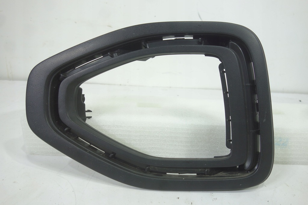 фото №1, Решётка перед левая vw t-roc 17- 2ga853211k