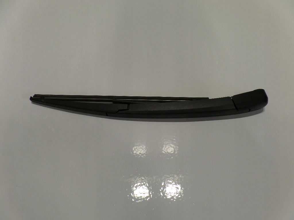 фото №1, Toyota avensis t25 kombi рычаг задний дворники