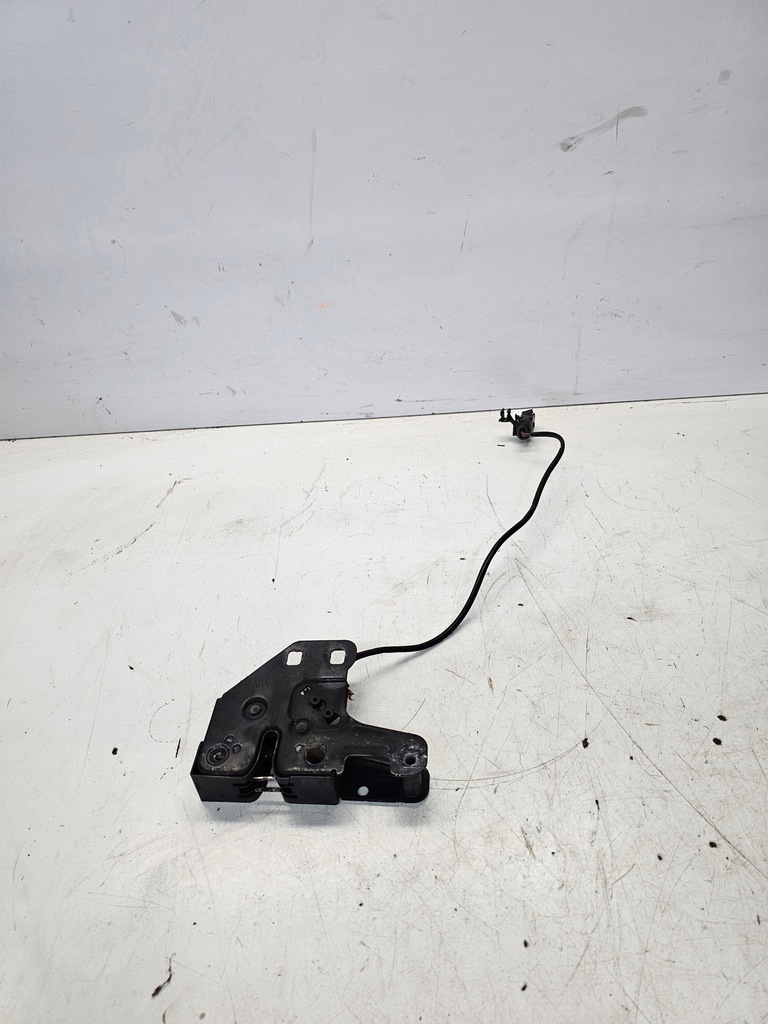 фото №1, Замок капот засувка audi a6 c6 4f0823509b