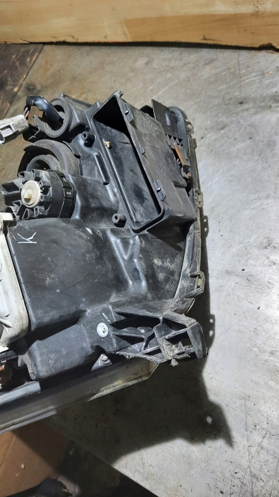 фото №5, Фара левый toyota avensis t25 03r