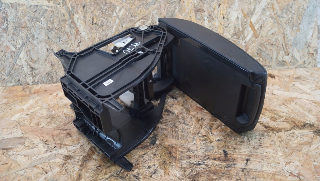 фото №9, Подлокотник skoda octavia iii 5e0864207