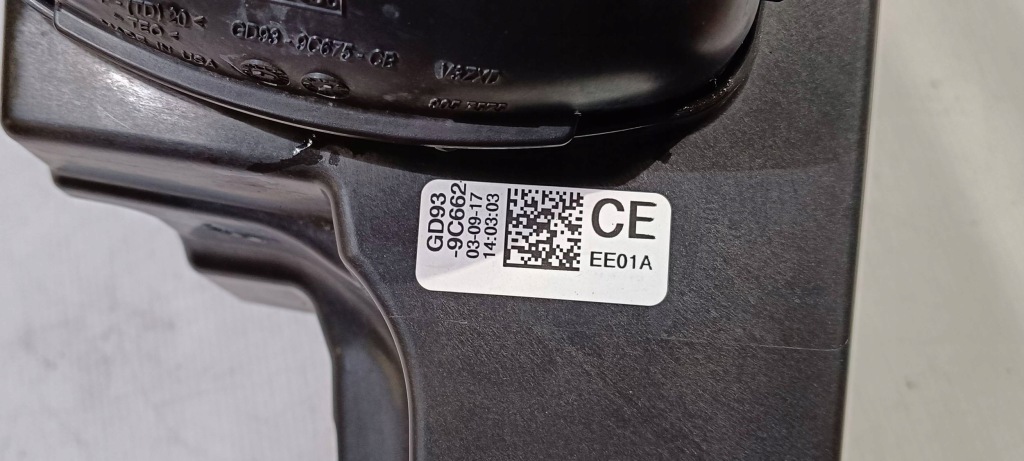 Корпус фільтра повітря lincoln continental 3.0 2017- Зі Шроту