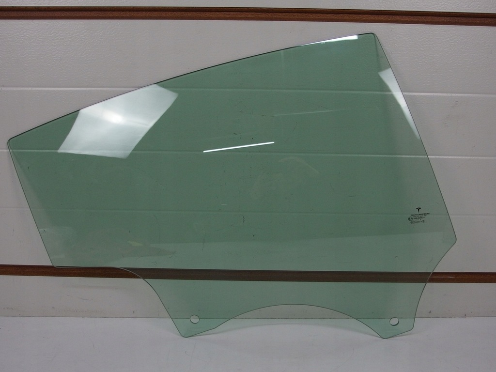 фото №1, Скло права задня tesla 3