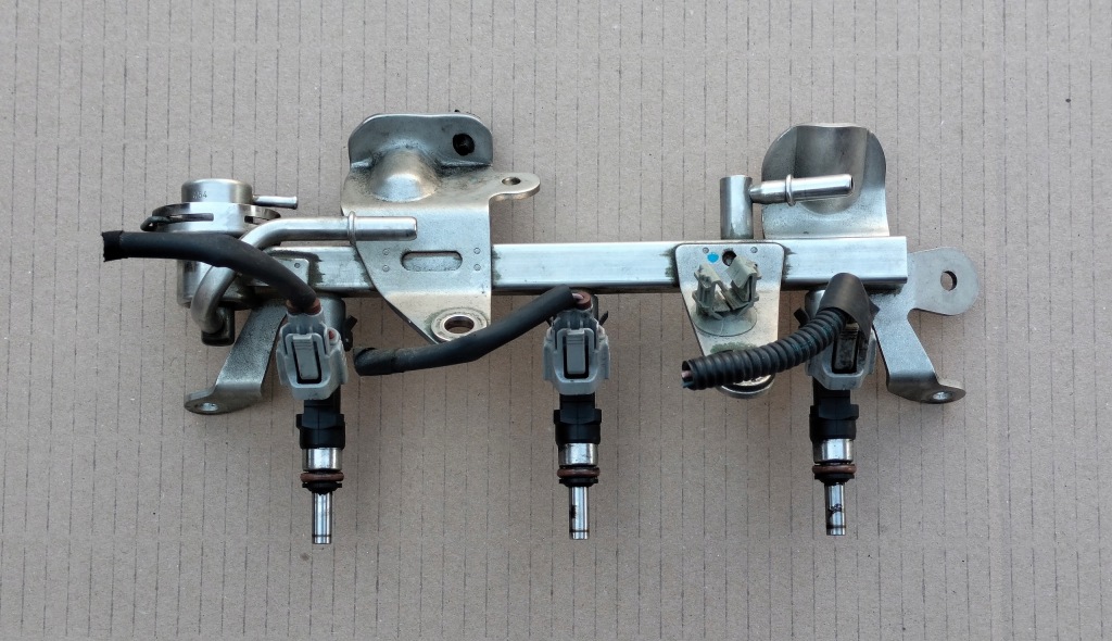 фото №1, Renault captur i 0,9 tce молдинг впрыскная форсунка