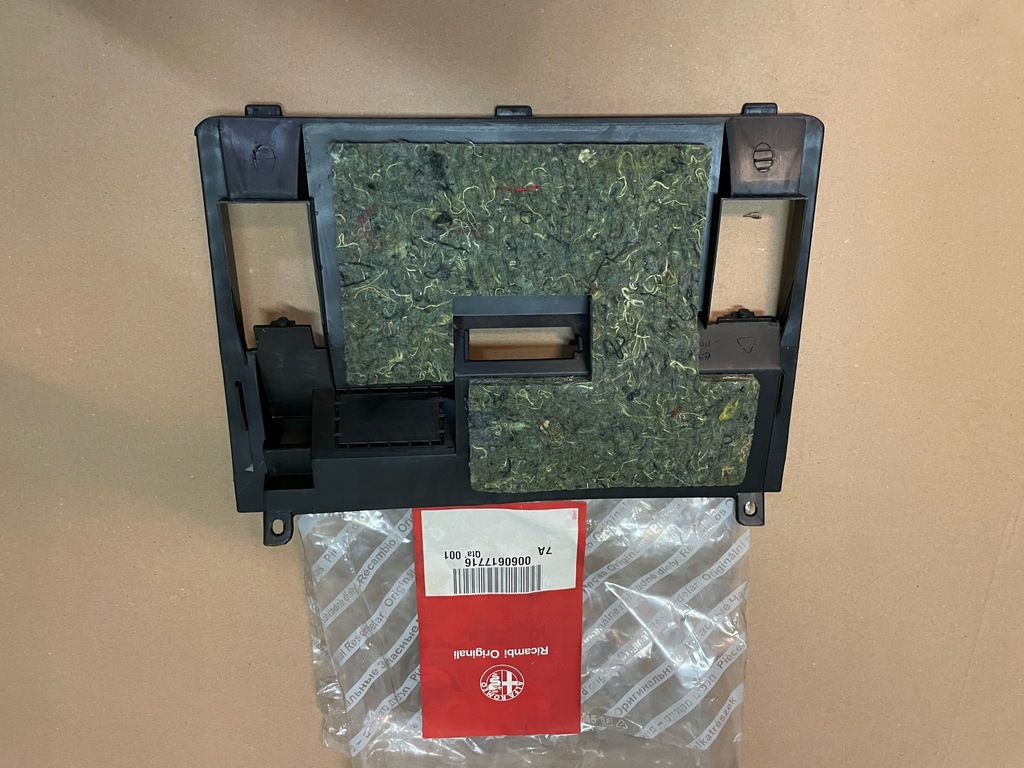 фото №3, Alfa romeo 166 кришка верхній бардачка пасажира