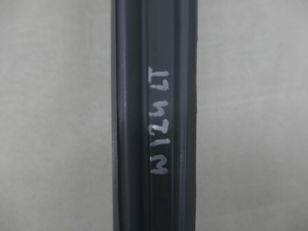 фото №6, Mercedes e w124 sedan рамка молдинг дверь левый задняя