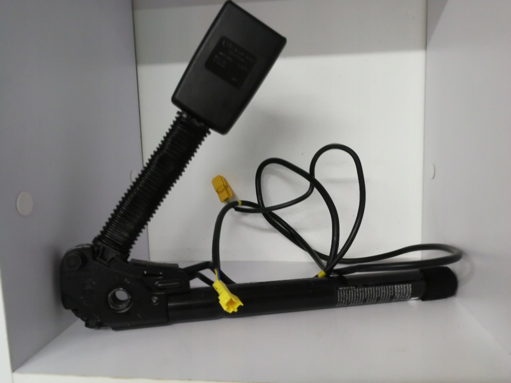 фото №1, Mercedes w211 кліпса натягувач правий перед патрон