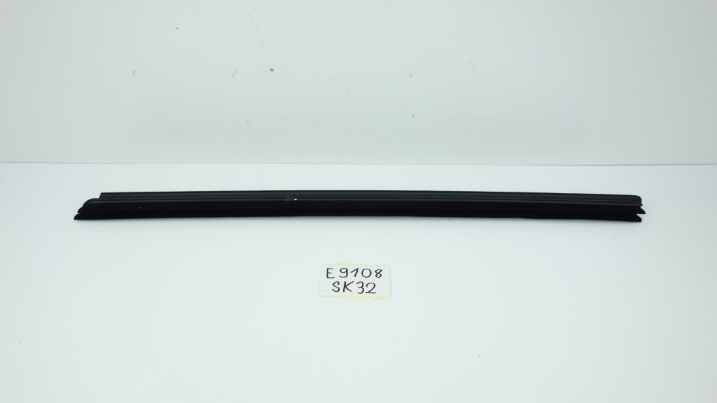 фото №1, Mazda 3 iv 2018- прокладка молдинг ущільнювач двері правий перед bacs-59-821