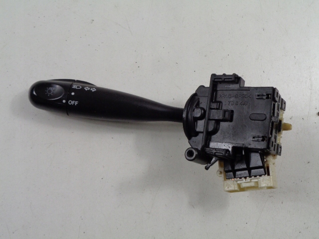 фото №1, Toyota verso p2 переключатель комбинированный 00-03 verso p2 9pin 173481