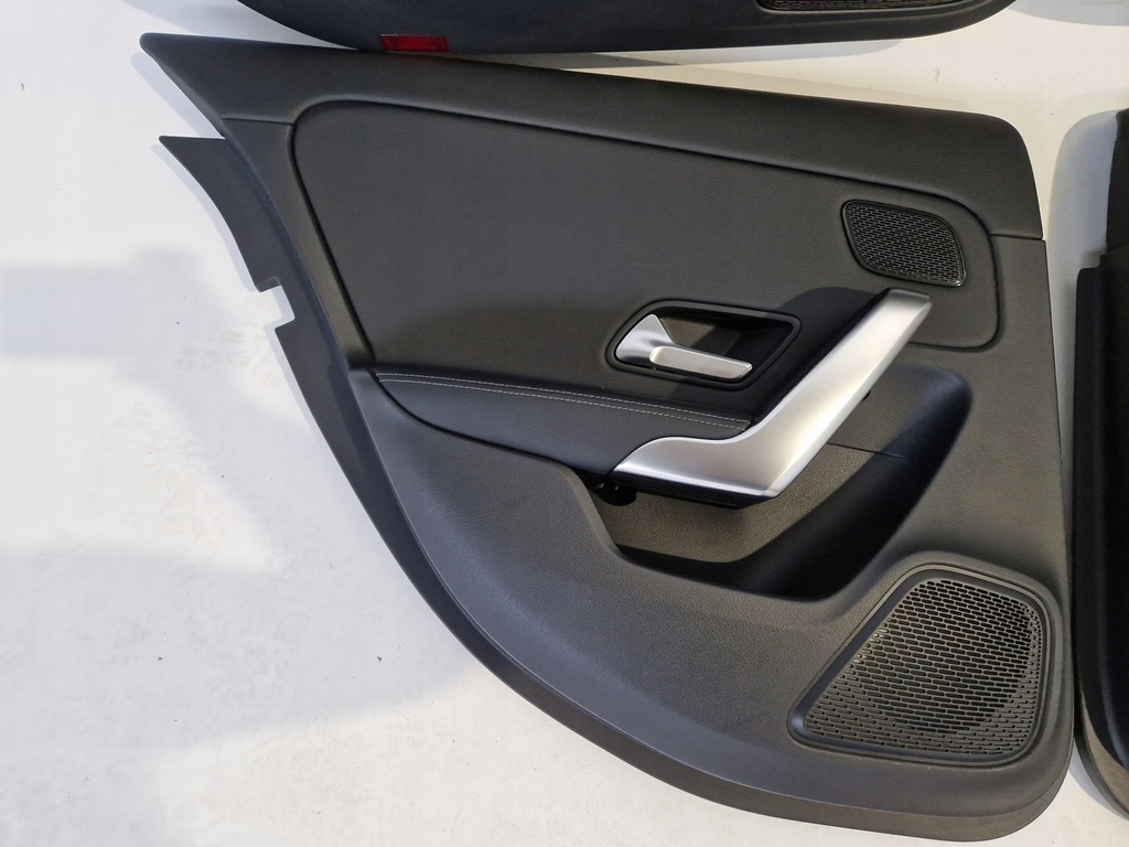 фото №16, Сиденья сиденье комплект сидений обшивки туннель пластики mercedes a-klasa w177 hb