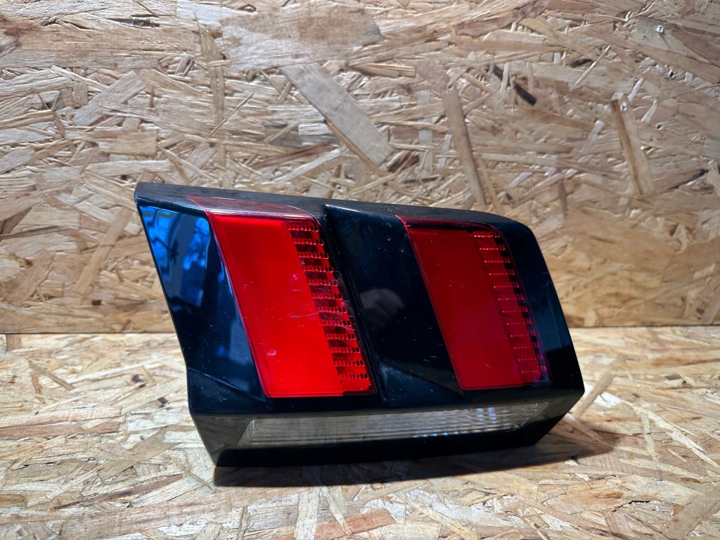 фото №1, Лампа задняя левая peugeot 3008 ii 9810477880