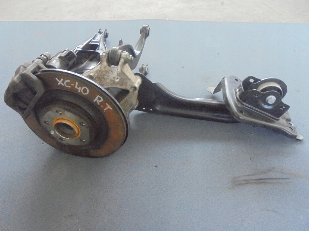 фото №1, Volvo xc40 ii поворотний кулак задня права важелі