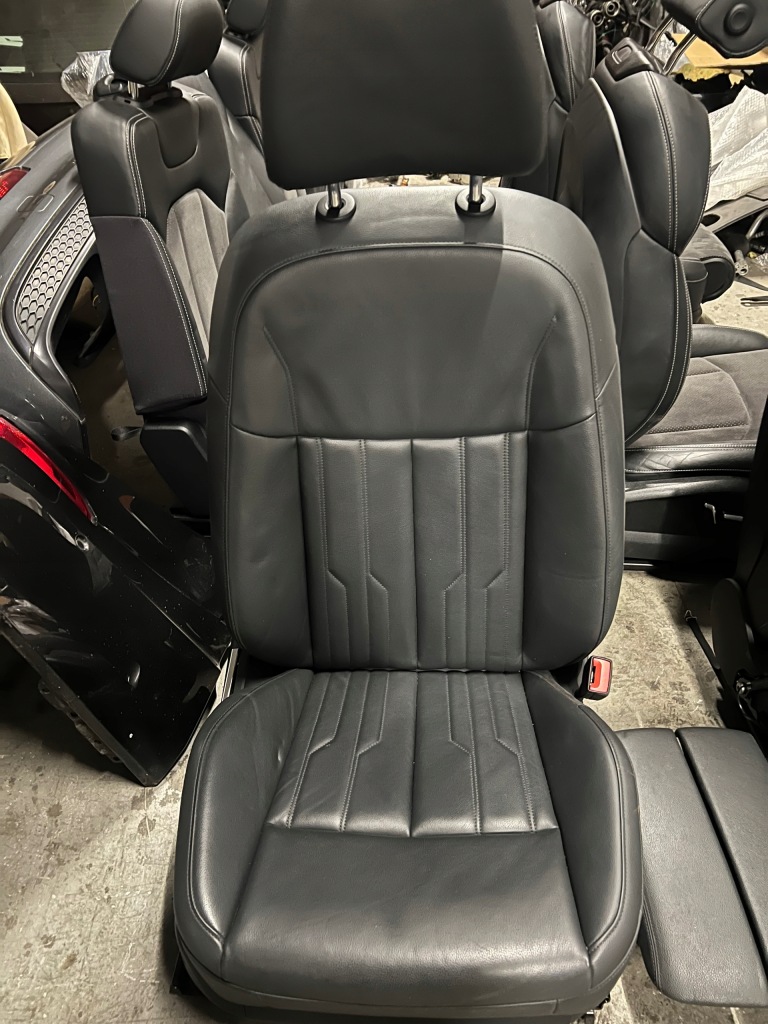 фото №9, Audi a8 d5 4n сидіння перед i задня шкіра комплект заднє сидіння