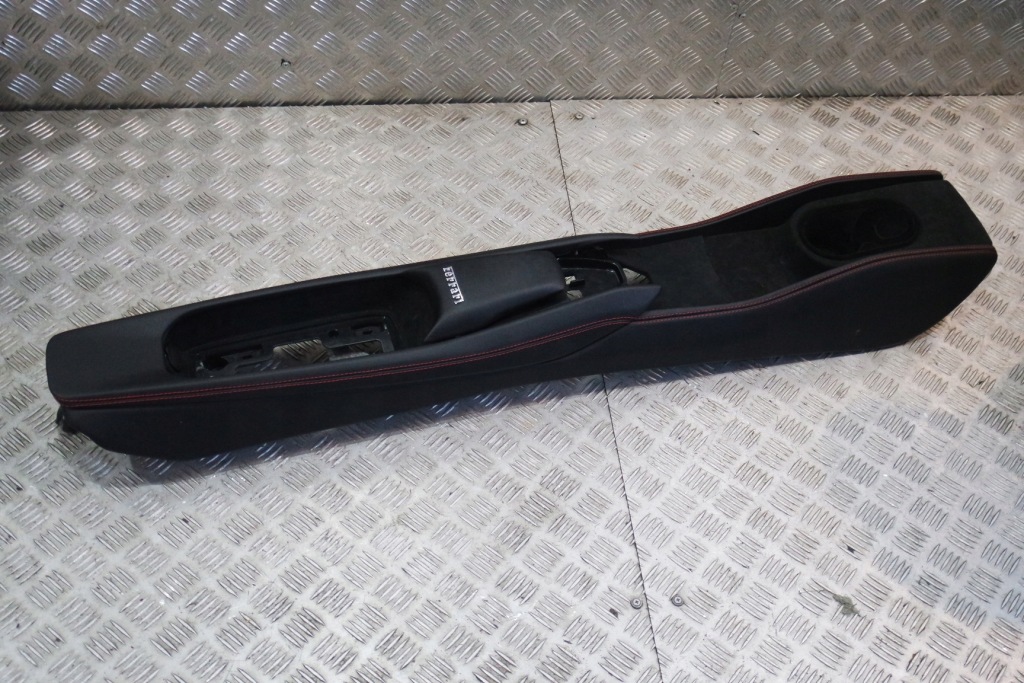 фото №1, Підлокітник тунель середній ferrari f8 tributo