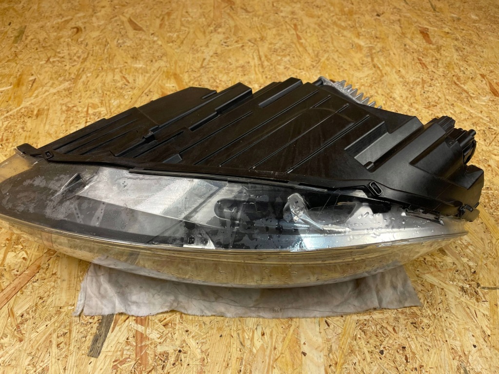 Фара перед передня правий full led volvo v40 2 31677021 uk рестайлінг  2016- Доставка