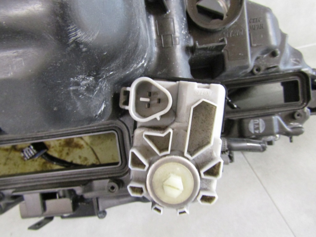 Фара перед lexus is 3 3 led lh 13-20 Недорого