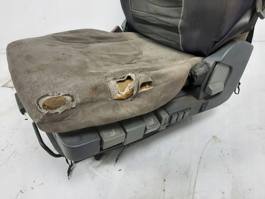 Renault premium euro4 10800cm3 07r сиденье пневматический левый водителя с Разборки