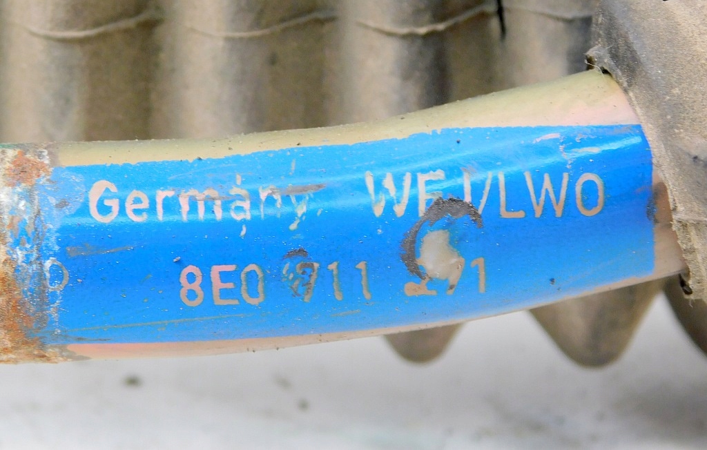 фото №6, Audi a4 b6 3.0 v6 2002r вибірник домкрат передач 8e0711271