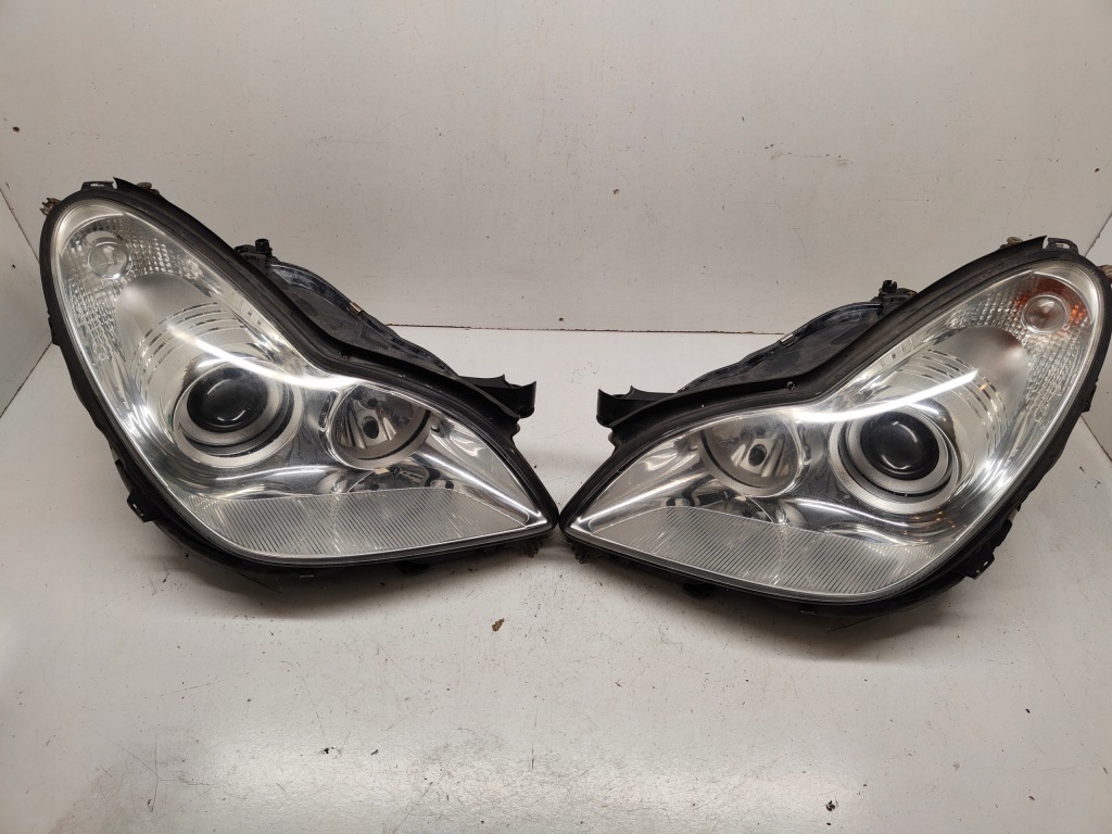 Купити Mercedes cls w219 ксенон комплект лампа перед