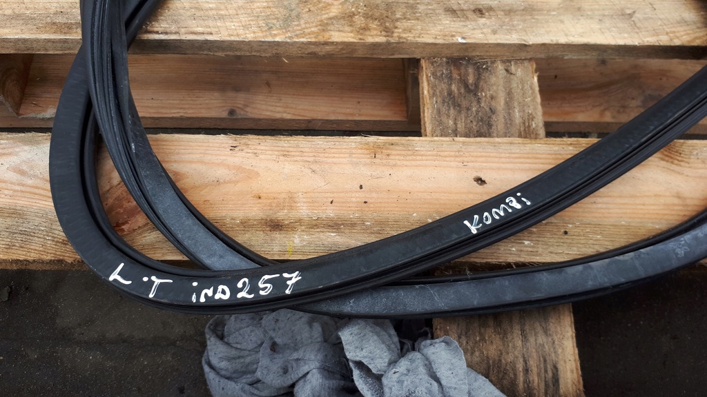 фото №9, A4 b8 s4 прокладка дверь левый задняя kombi