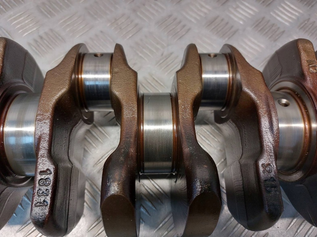 Wał колінчастий volvo v40 1 рестайлінг  1.6 16v b4164s Недорого