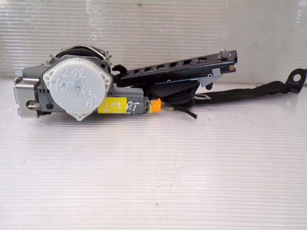 фото №1, Pas безопасности правый задняя mercedes w212 kombi