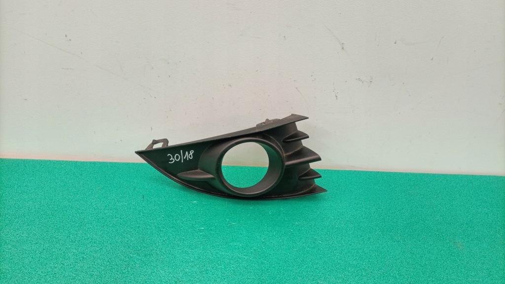 Купить Renault scenic 2 2 рестайлинг  правая решётка бампера противотуманной фары p0009765 ka24/010s