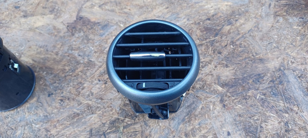 фото №6, Решётка обдув seat перед 1p0819203