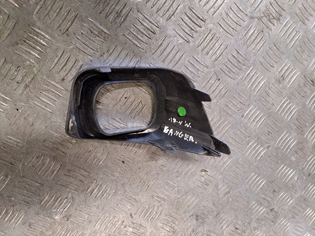 фото №4, Ford ranger 2019 r 3.2 tdci рамка противотуманной фары jb3b-15a299-c