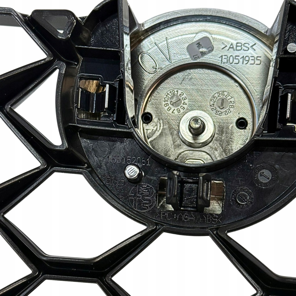 Решётка радиатора alfa romeo giulia veloce 156157026 решётка  радиатора хром 2016-2022 Недорого